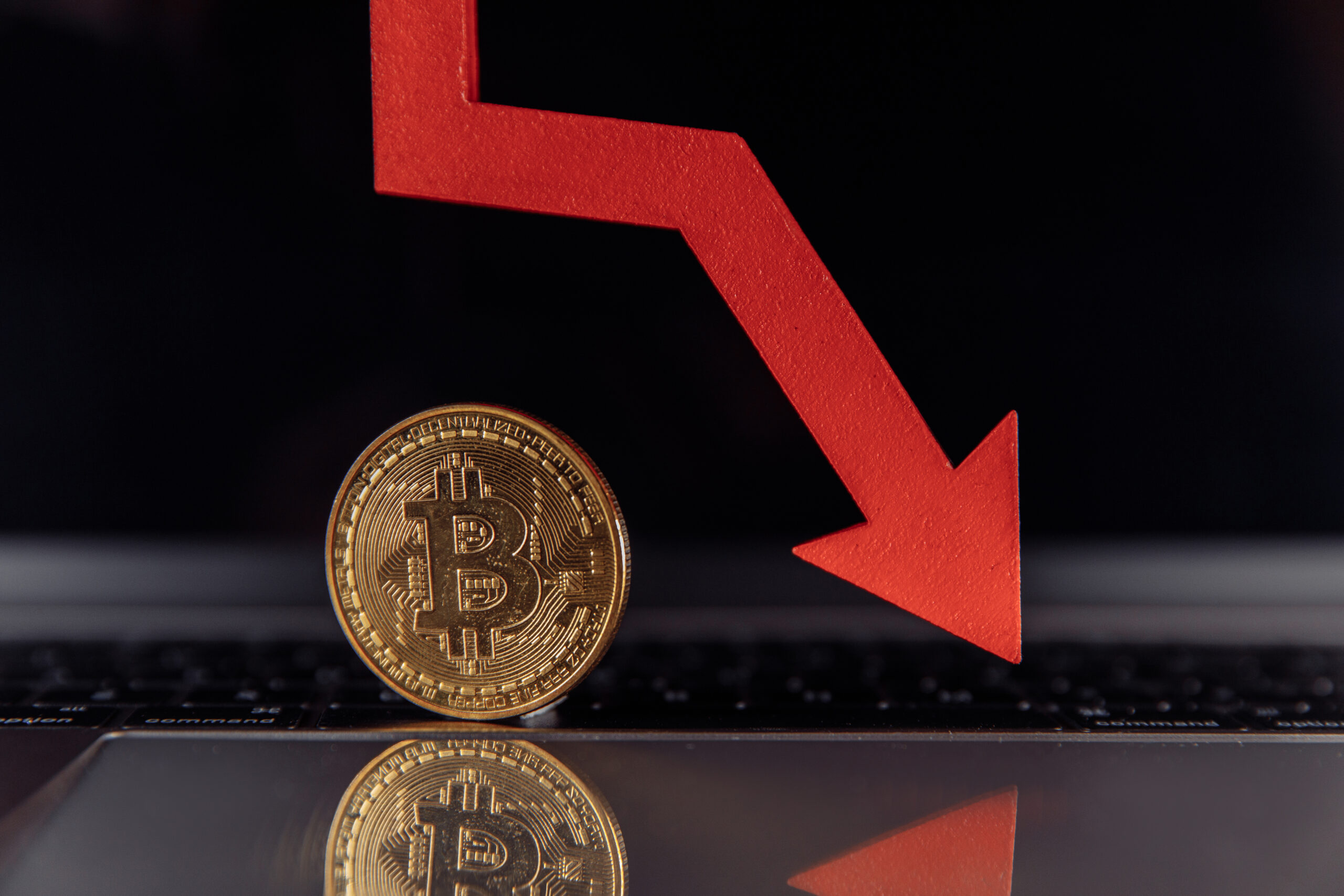 Обвал крипторынка: что произошло 10 марта и чего ждать дальше?