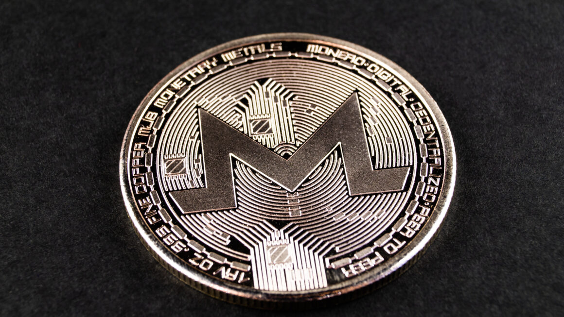 Крупная кража биткоинов и взлет Monero: что известно о подозрительной транзакции
