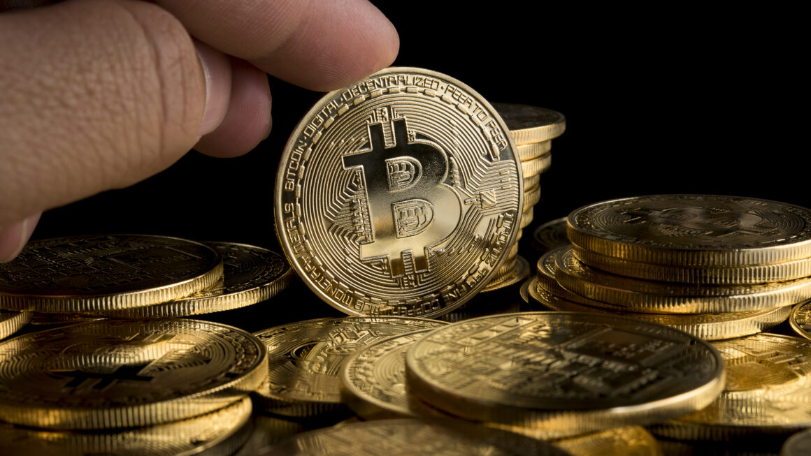 Биткоин близок к FOMO-зоне: аналитики предупреждают о возможности коррекции