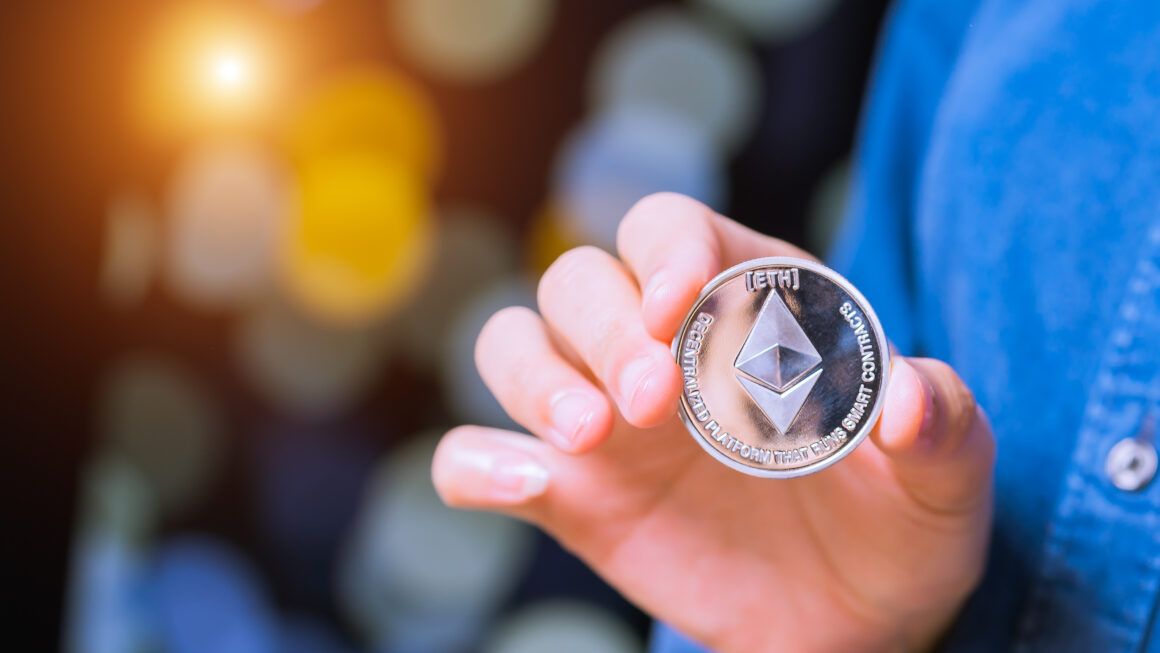 Ethereum прибавил 7% за неделю: рост на фоне крупных институциональных вливаний