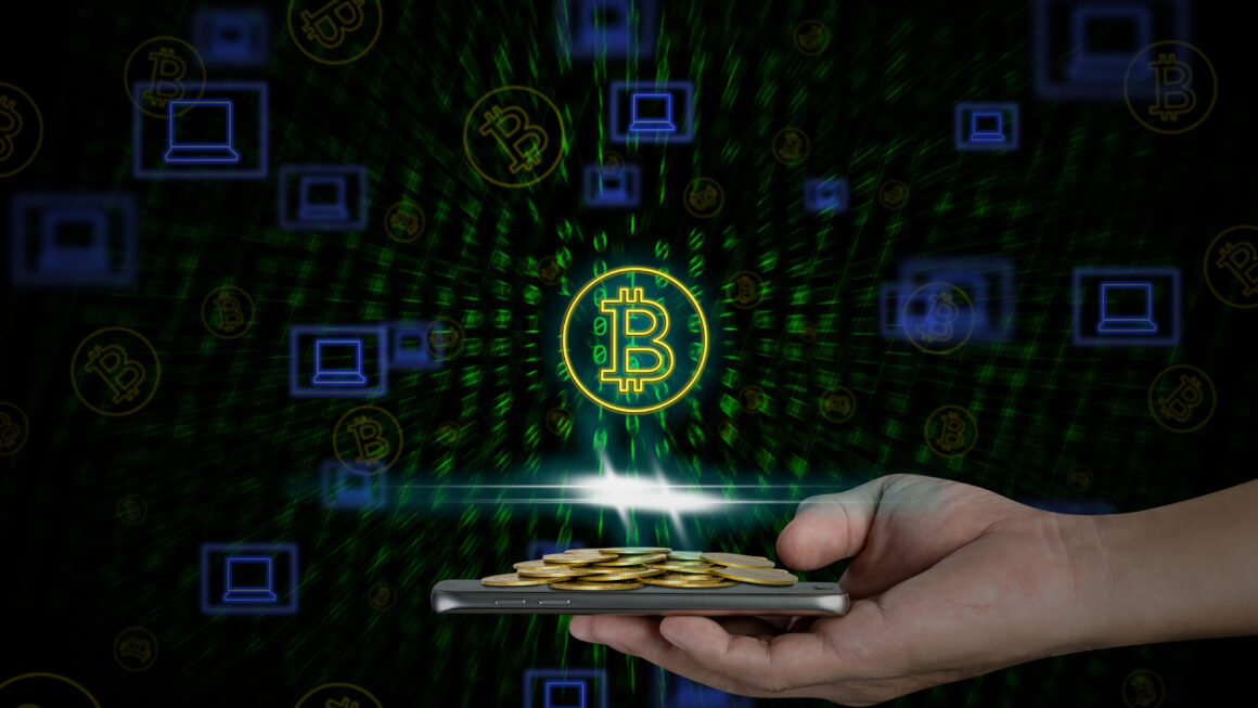 Притоки в криптофонды замедлились, но остаются стабильными: CoinShares фиксирует $882 млн