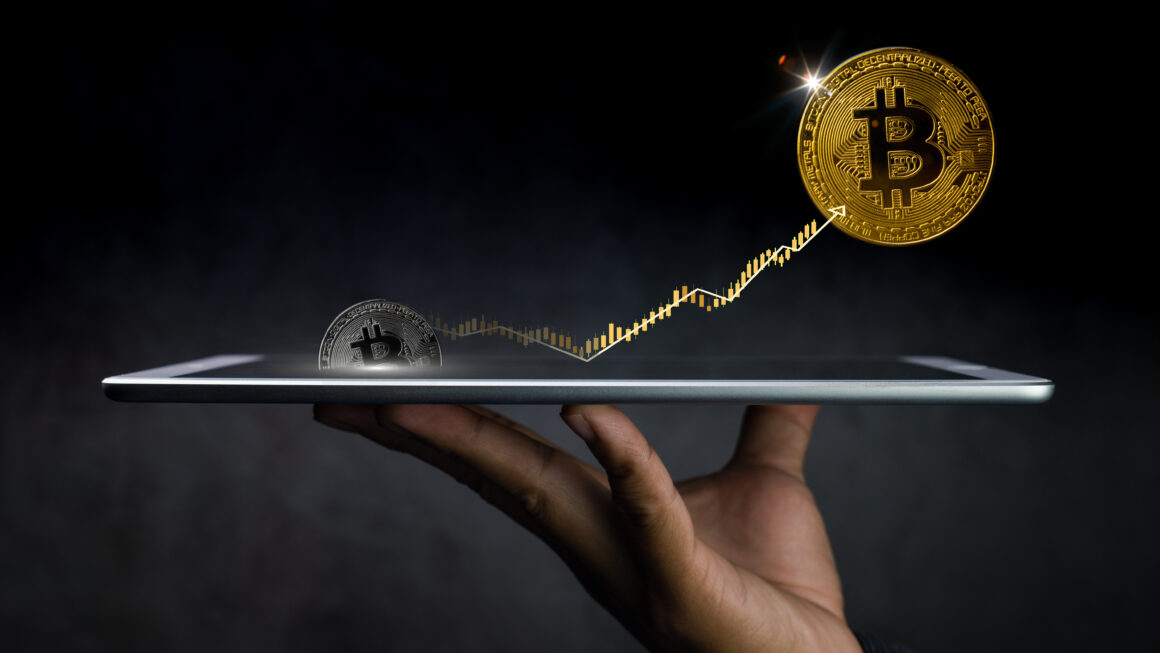 $1,14 млрд в BTC: трейдер Уинн ставит на рост через Hyperliquid с x40 плечом