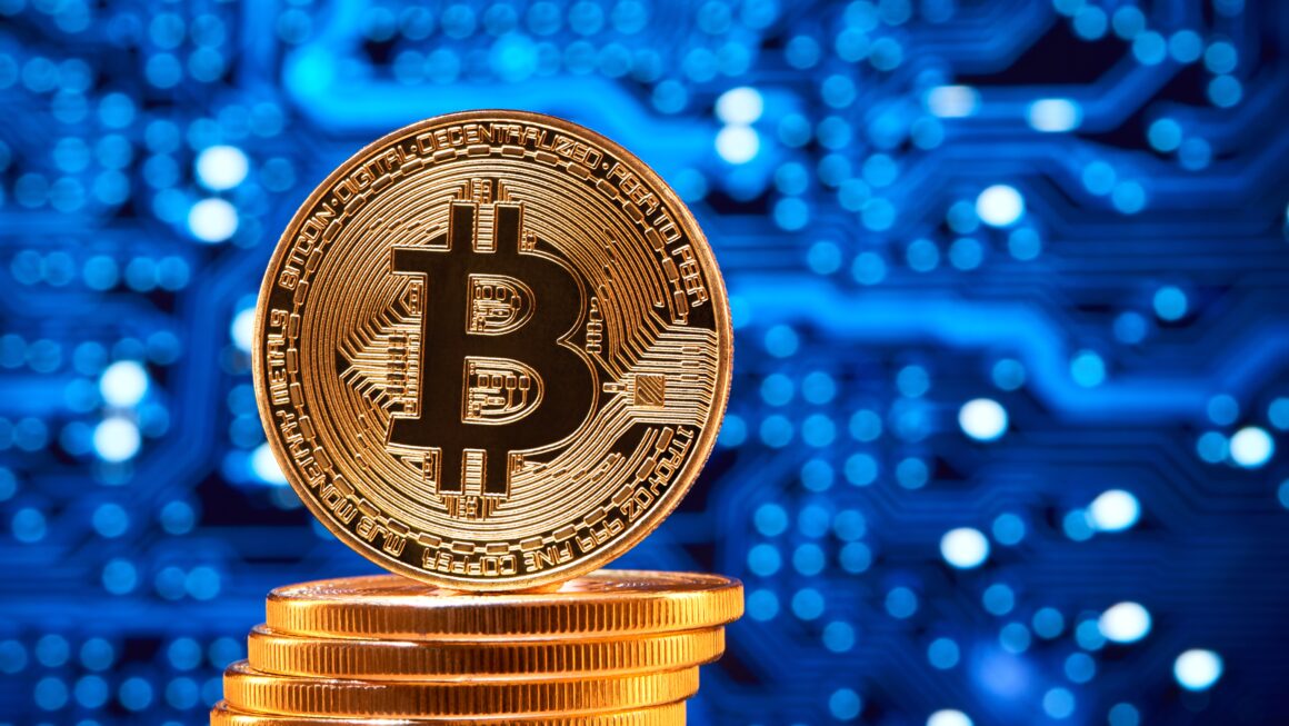 Совпадение? Перед сделкой Бэка на $4 млрд «проснулись» 80 000 BTC