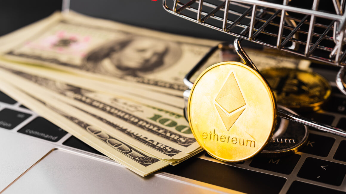 ETH сохраняет устойчивость: накопление и RSI поддерживают быков